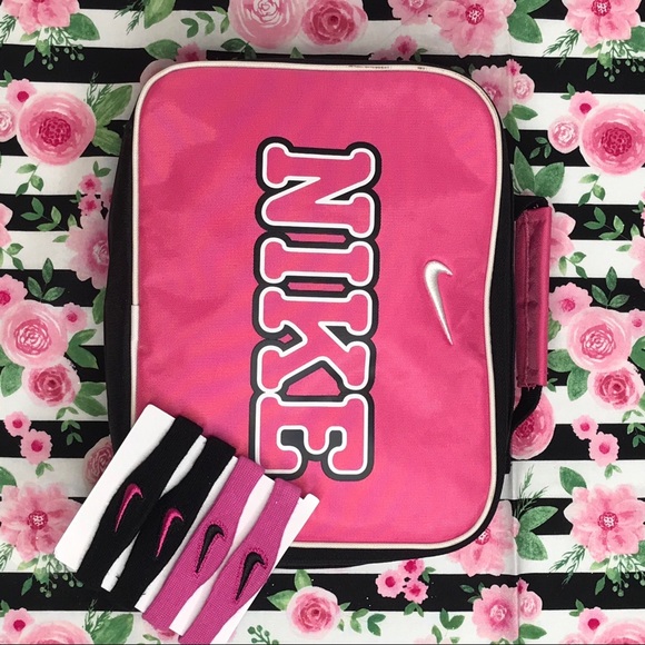 NIKE SPORTS BRA WITH TOTE AND WRISTBANDS GIFT SET - Picture 7 of 14